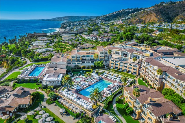 1 Stickley Drive, Laguna Beach CA: https://media.crmls.org/medias/d7a430d2-baa6-4f4b-86d6-4507b7f15d5c.jpg