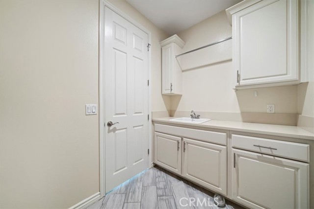 Detail Gallery Image 15 of 61 For 3094 Crystal Ridge Ln, Colton,  CA 92324 - 5 Beds | 5/1 Baths
