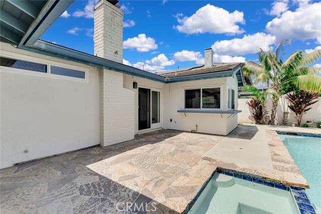 Detail Gallery Image 17 of 39 For 9561 Rockpoint Dr, Huntington Beach,  CA 92646 - 4 Beds | 2 Baths