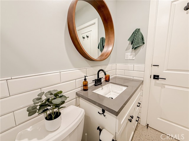 1935 W 36th Street, Los Angeles CA: https://media.crmls.org/medias/d7a55c8a-836c-41a4-9aeb-a6da262cbd35.jpg