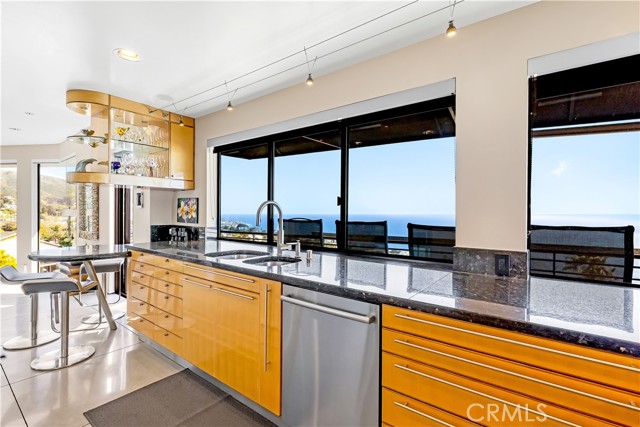Detail Gallery Image 18 of 61 For 31411 Ceanothus Dr, Laguna Beach,  CA 92651 - 3 Beds | 2/1 Baths