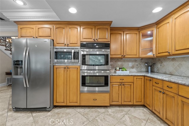 Detail Gallery Image 16 of 47 For 11101 Eton Ave, Chatsworth,  CA 91311 - 4 Beds | 3 Baths