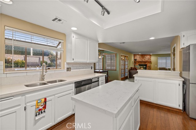 Detail Gallery Image 14 of 56 For 5704 Bulford Pl, Lancaster,  CA 93536 - 3 Beds | 2/1 Baths