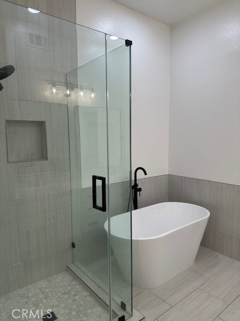 https://media.crmls.org/medias/d7a67d06-fc11-4b9b-8fcb-f6bacba61483.jpg?preset=X-Large