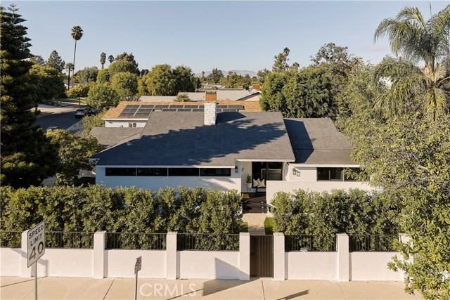 Detail Gallery Image 2 of 40 For 4800 Mary Ellen, Sherman Oaks,  CA 91423 - 3 Beds | 2 Baths