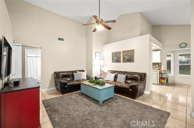 Detail Gallery Image 11 of 36 For 16151 Nippet Lane, Moreno Valley,  CA 92551 - 3 Beds | 2 Baths