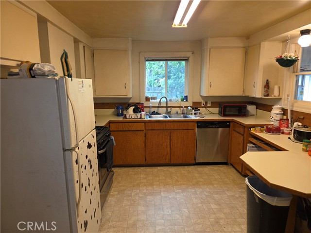 Detail Gallery Image 11 of 48 For 300 Chestnut, Red Bluff,  CA 96080 - 2 Beds | 1 Baths