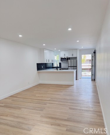 17000 Burbank Boulevard, Encino CA: https://media.crmls.org/medias/d7a8efc1-ed68-412c-bc94-4d37a20dea11.jpg