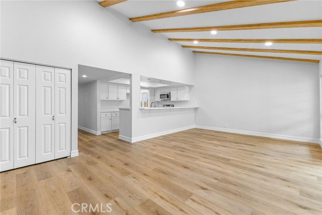 10281 Kings Street, Los Alamitos CA: https://media.crmls.org/medias/d7a909de-427a-468c-a253-b9afbf412d78.jpg
