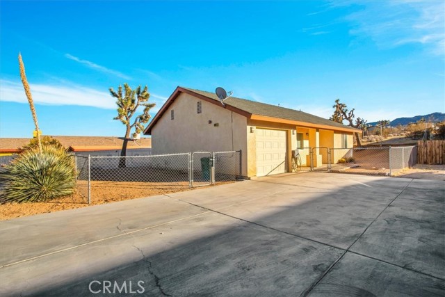 60803 Division Street, Joshua Tree CA: https://media.crmls.org/medias/d7a914b9-ec63-43f9-95d7-97f98dbf6416.jpg