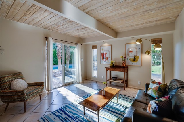 Detail Gallery Image 13 of 69 For 576 E Desert Holly Cir, Palm Springs,  CA 92262 - 3 Beds | 2 Baths