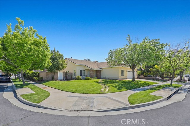 2122 Sawgrass Creek Ln, Corona, CA 92883