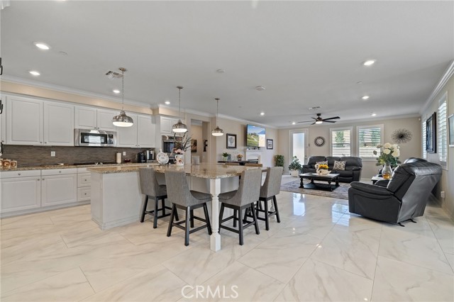 Detail Gallery Image 14 of 72 For 6962 Housatonic Ct, Jurupa Valley,  CA 91752 - 5 Beds | 3 Baths