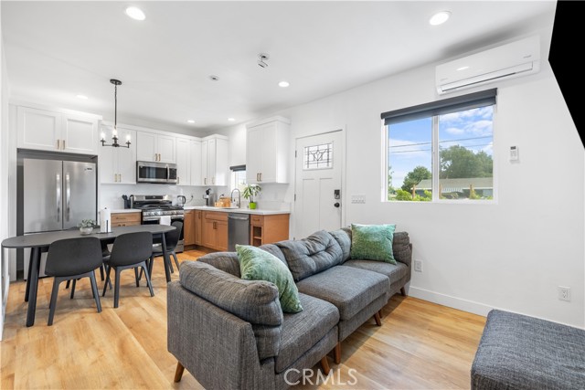 Detail Gallery Image 18 of 29 For 10290 Montevista, Montclair,  CA 91763 - 5 Beds | 3 Baths