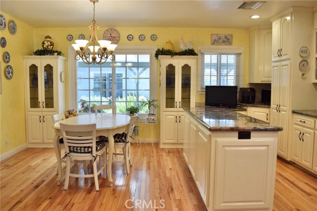 2024 N Kenwood Street, Burbank CA: https://media.crmls.org/medias/d7aa0aaf-2c91-41d2-9937-d02dcdf700ab.jpg