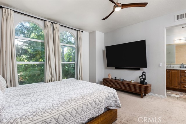 453 N Altadena Drive, Pasadena CA: https://media.crmls.org/medias/d7ab2244-23a9-4d33-8c9a-f2ce6cdef205.jpg