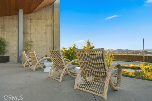 Detail Gallery Image 33 of 55 For 27321 Bear Creek Ln, Valencia,  CA 91381 - 4 Beds | 3/1 Baths