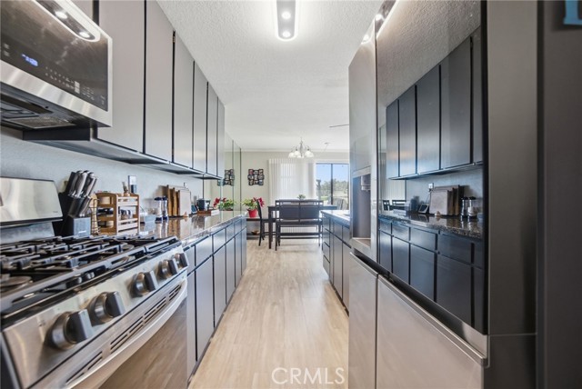 Detail Gallery Image 5 of 36 For 27535 Lakeview, Helendale,  CA 92342 - 2 Beds | 2 Baths