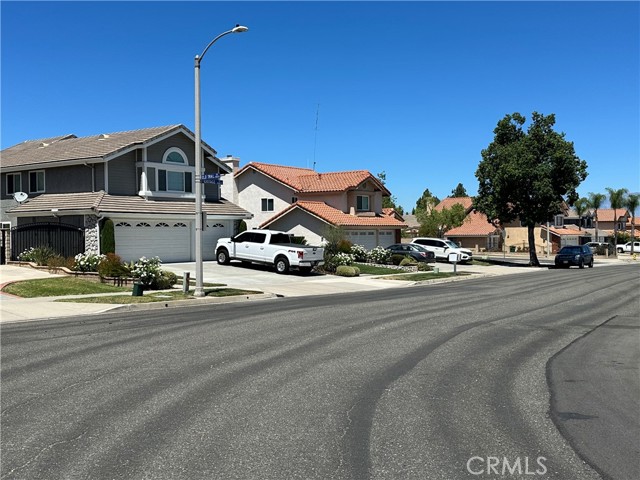 Detail Gallery Image 3 of 3 For 1372 Old Trail Dr, Corona,  CA 92882 - 4 Beds | 3 Baths