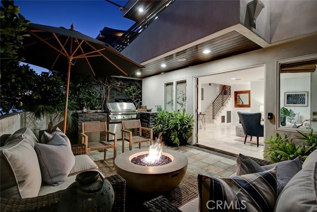 417 27th Street, Manhattan Beach, California 90266, 3 Bedrooms Bedrooms, ,1 BathroomBathrooms,Residential,Sold,27th,SB21023616