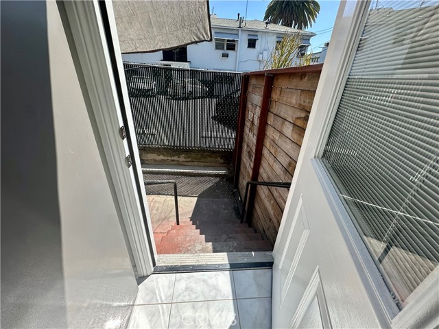 Detail Gallery Image 8 of 18 For 1760 N Las Palmas Ave, Los Angeles,  CA 90028 - 2 Beds | 1 Baths
