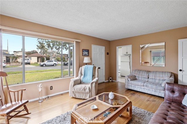 523 Paulina Avenue, Redondo Beach, California 90277, 3 Bedrooms Bedrooms, ,1 BathroomBathrooms,Residential,Sold,Paulina,SB23016502