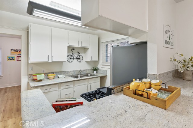 Detail Gallery Image 7 of 16 For 1146 N Loma Vista Dr, Long Beach,  CA 90813 - 2 Beds | 1 Baths