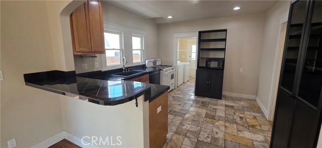 Detail Gallery Image 13 of 35 For 225 Saint Joseph Ave, Long Beach,  CA 90803 - 2 Beds | 1 Baths