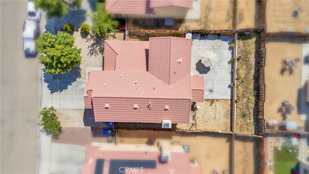 https://media.crmls.org/medias/d7b0ec96-ae14-4d9d-a1c7-ae574e8a98ee.jpg?preset=X-Large