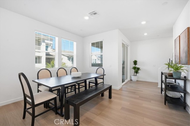 Detail Gallery Image 21 of 53 For 2392 Haley Point Drive #104,  Ventura,  CA 93003 - 3 Beds | 3/1 Baths