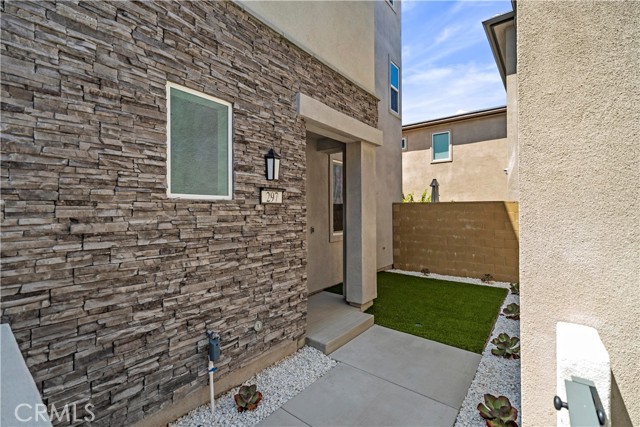 297 Lynx, Irvine CA: https://media.crmls.org/medias/d7b18b20-47b3-497f-8023-10aa4d104ef0.jpg