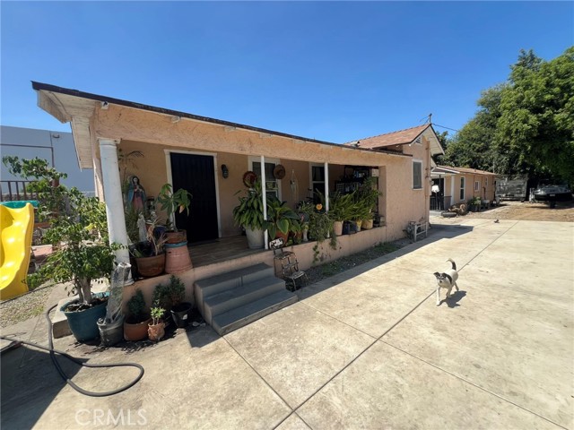 1327 S Gage Avenue, Los Angeles CA: https://media.crmls.org/medias/d7b19d8e-5546-4963-84f1-dd06b6e1ce2d.jpg