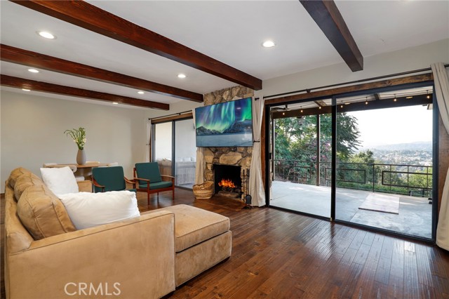 Detail Gallery Image 4 of 38 For 3921 Paige St, Los Angeles,  CA 90031 - 3 Beds | 2 Baths