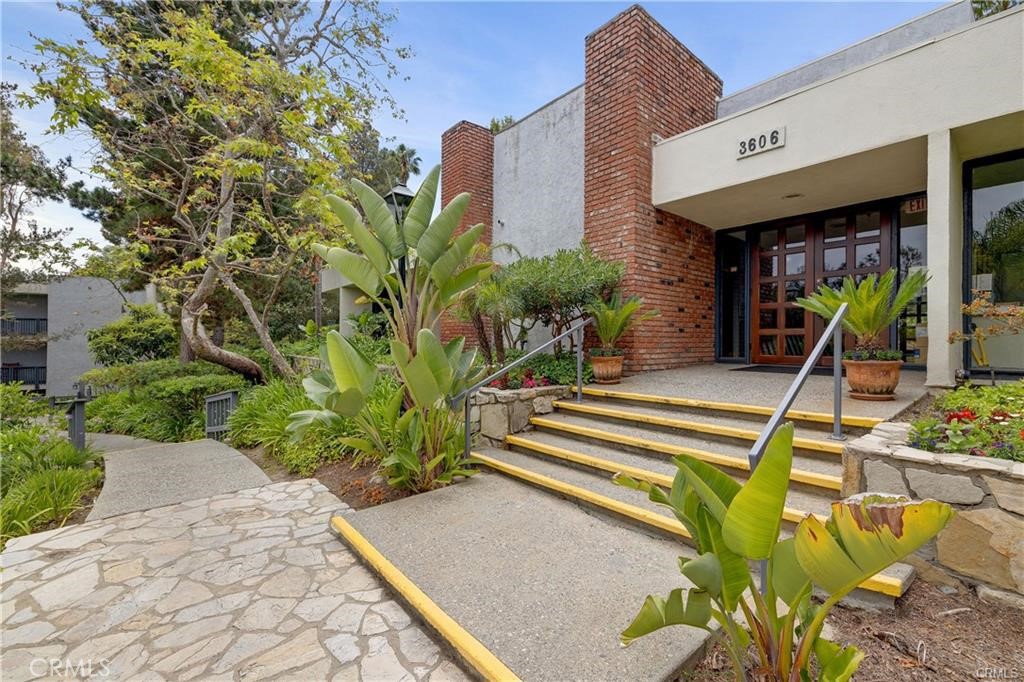 24. 3605 W Hidden Lane #309 Rolling Hills Estates, CA 90274