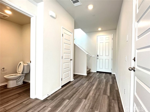 Detail Gallery Image 9 of 21 For 28221 Ashtree St, Temecula,  CA 92591 - 3 Beds | 2/1 Baths