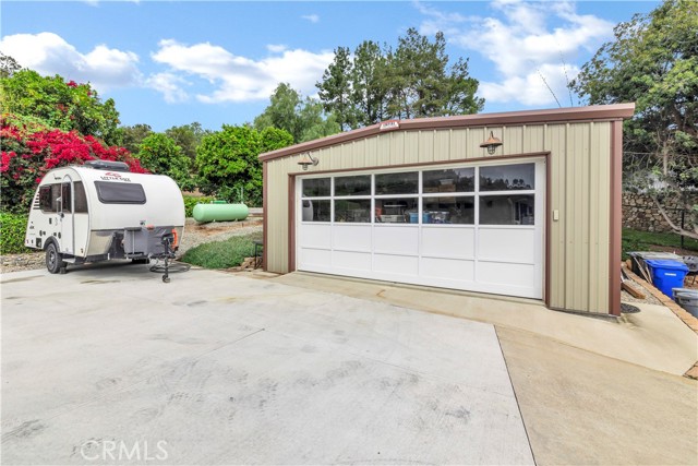 735 Del Valle Drive, Fallbrook CA: https://media.crmls.org/medias/d7b32833-bb3b-4206-a05d-2d6fd7dcf886.jpg