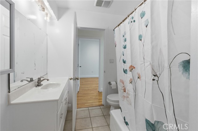 Detail Gallery Image 11 of 16 For 11131 Dempsey, Granada Hills,  CA 91344 - 4 Beds | 2 Baths