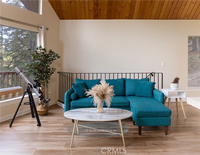 517 Brentwood, Lake Arrowhead, CA 92352