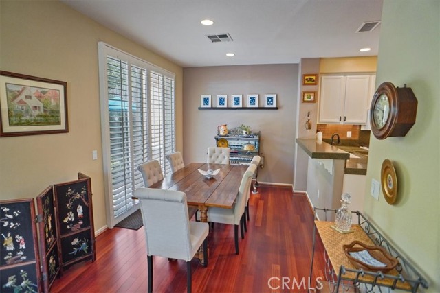 27955 Trillium Lane, Valencia CA: https://media.crmls.org/medias/d7b4d1bf-1ac5-449a-8698-ca5d7a28c005.jpg