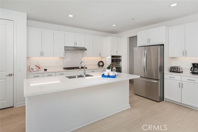 Detail Gallery Image 12 of 39 For 17806 Top Court, Canyon Country,  CA 91350 - 2 Beds | 2 Baths