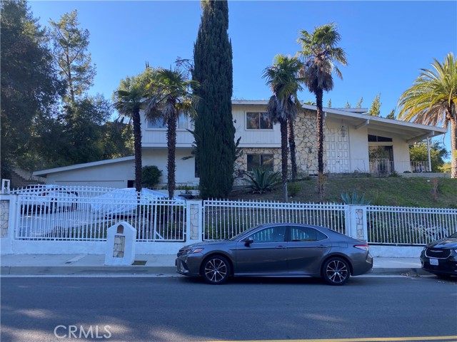 Detail Gallery Image 1 of 1 For 4041 Vanalden Ave, Tarzana,  CA 91356 - 4 Beds | 4 Baths