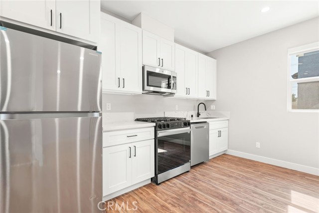 Detail Gallery Image 8 of 30 For 145 E 36th Pl #1/4,  Los Angeles,  CA 90011 - 2 Beds | 1 Baths