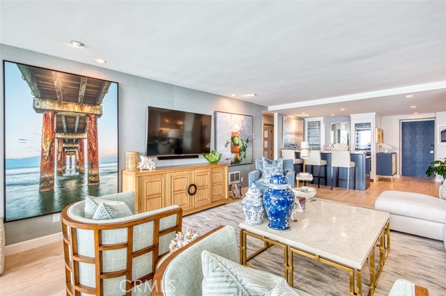 Detail Gallery Image 9 of 30 For 3121 W Coast Hwy 7ab,  Newport Beach,  CA 92663 - 3 Beds | 2 Baths