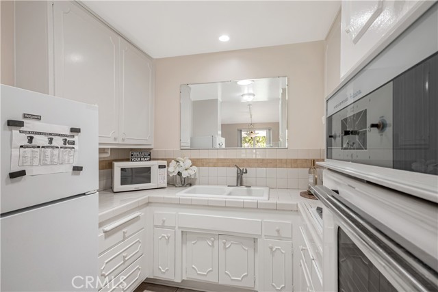 Detail Gallery Image 14 of 48 For 19223 Avenue of the Oaks #D,  Newhall,  CA 91321 - 2 Beds | 1 Baths