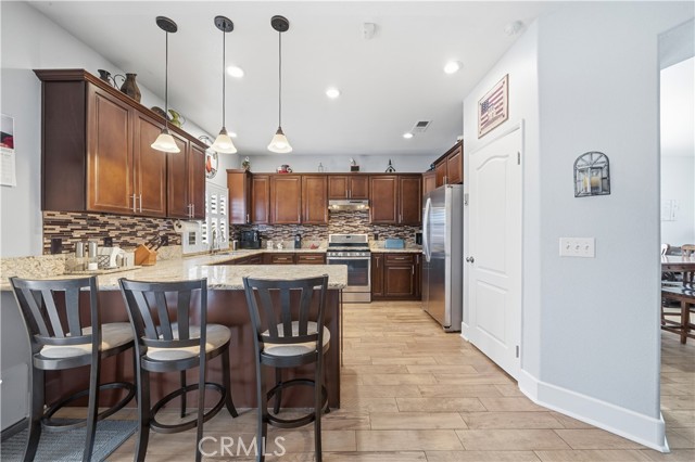 Detail Gallery Image 7 of 43 For 2065 Bergerac, San Jacinto,  CA 92583 - 4 Beds | 2 Baths