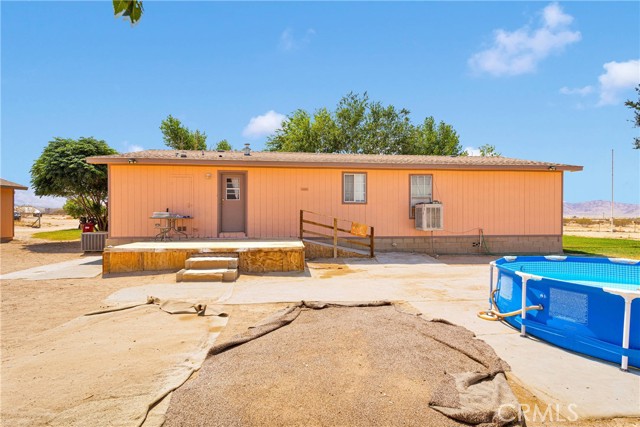 Detail Gallery Image 9 of 37 For 11025 Locust Ave, Lucerne Valley,  CA 92356 - 3 Beds | 2 Baths