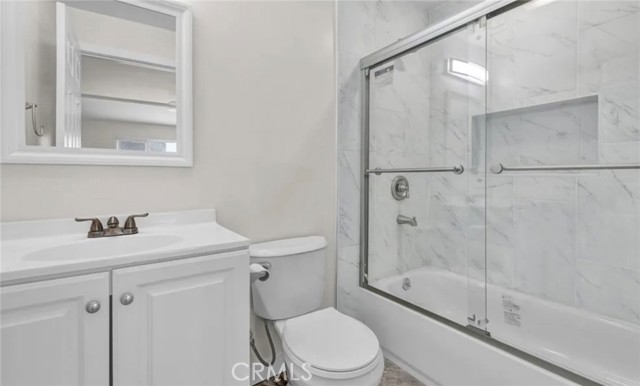 Detail Gallery Image 4 of 11 For 11315 Miranda, North Hollywood,  CA 91601 - 2 Beds | 2 Baths