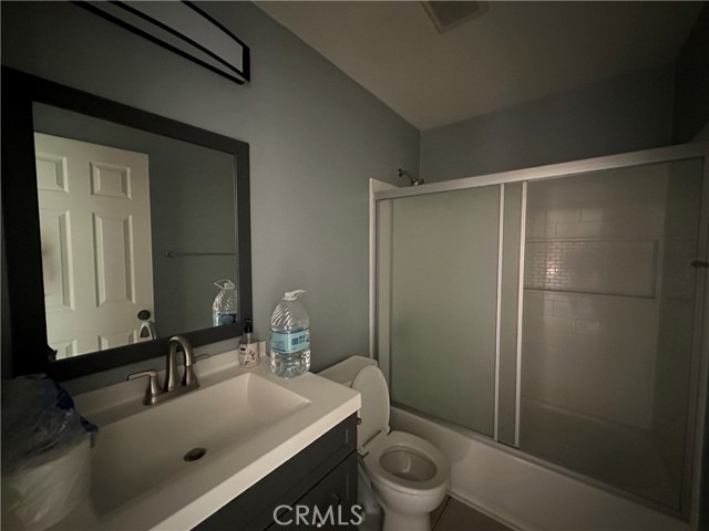 Detail Gallery Image 9 of 21 For 16193 Space Dr, Moreno Valley,  CA 92551 - 2 Beds | 2 Baths