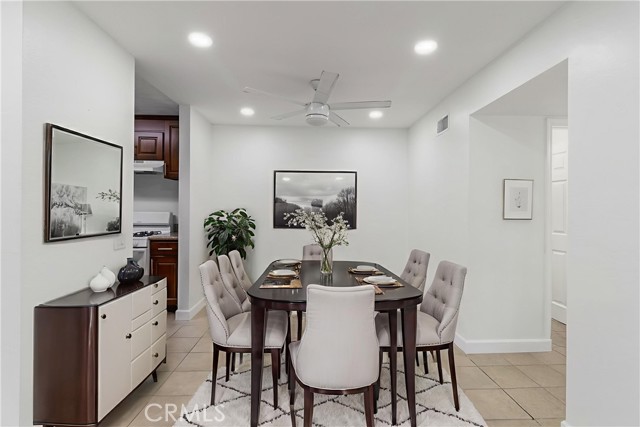 Detail Gallery Image 8 of 32 For 1044 Cabrillo Park #B,  Santa Ana,  CA 92701 - 2 Beds | 1 Baths