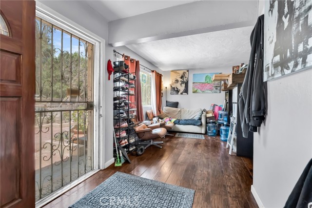2660 Newell Street, County - Los Angeles CA: https://media.crmls.org/medias/d7baccf6-458e-45e0-a099-bd629702e635.jpg